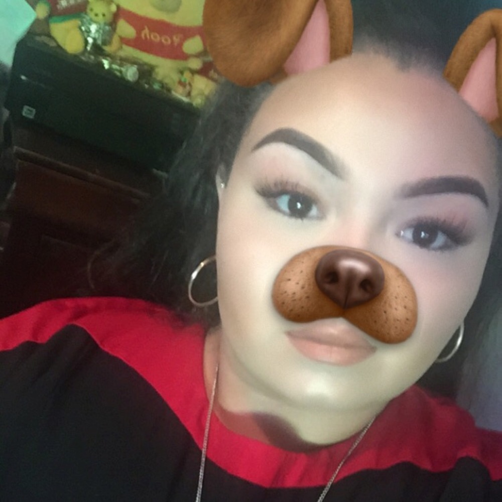 Meet your Posher, Valeria